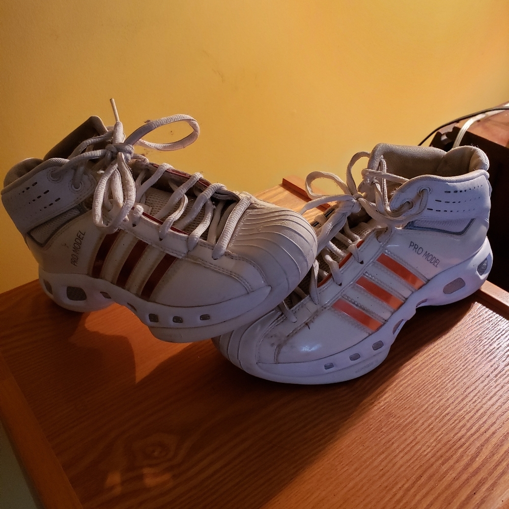 Womens basketball shoes